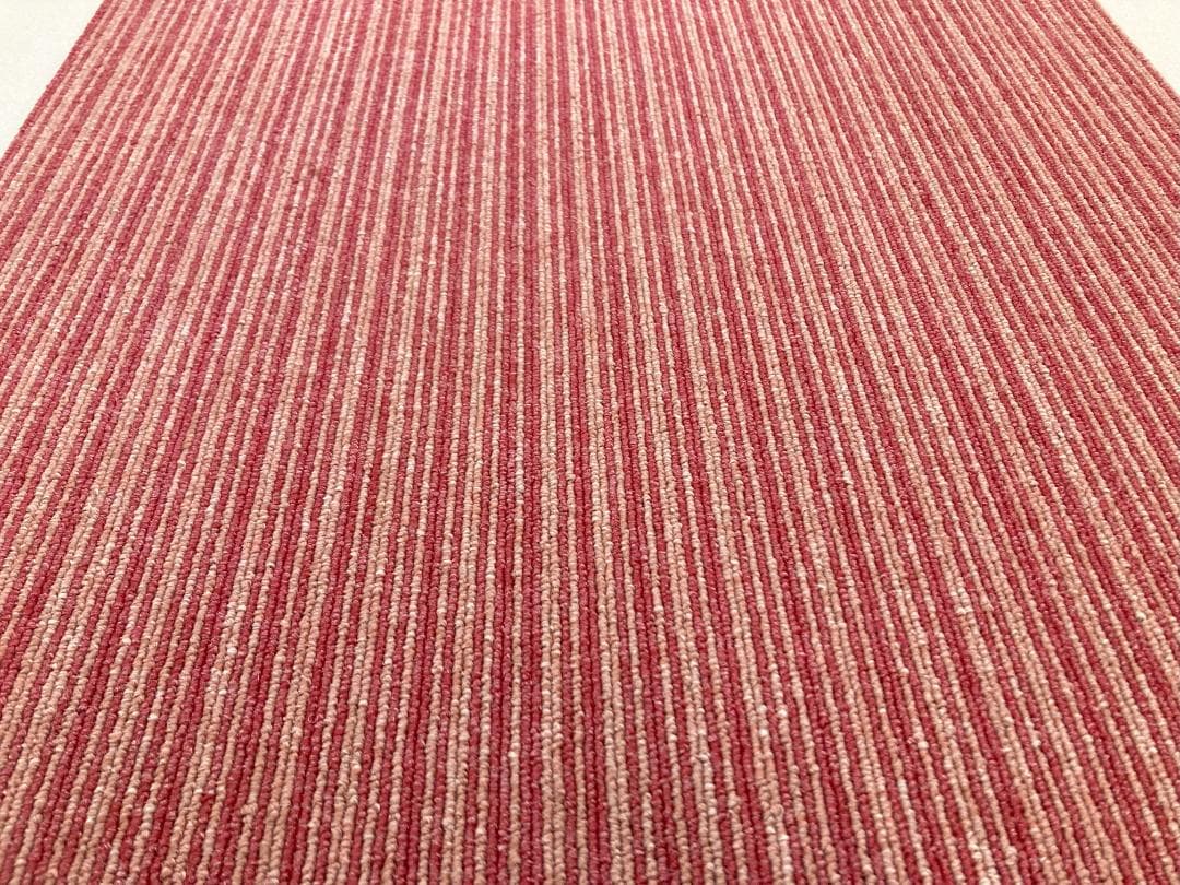 コビトカバ　タイルカーペット　３６枚　新品・未使用　国内メーカー