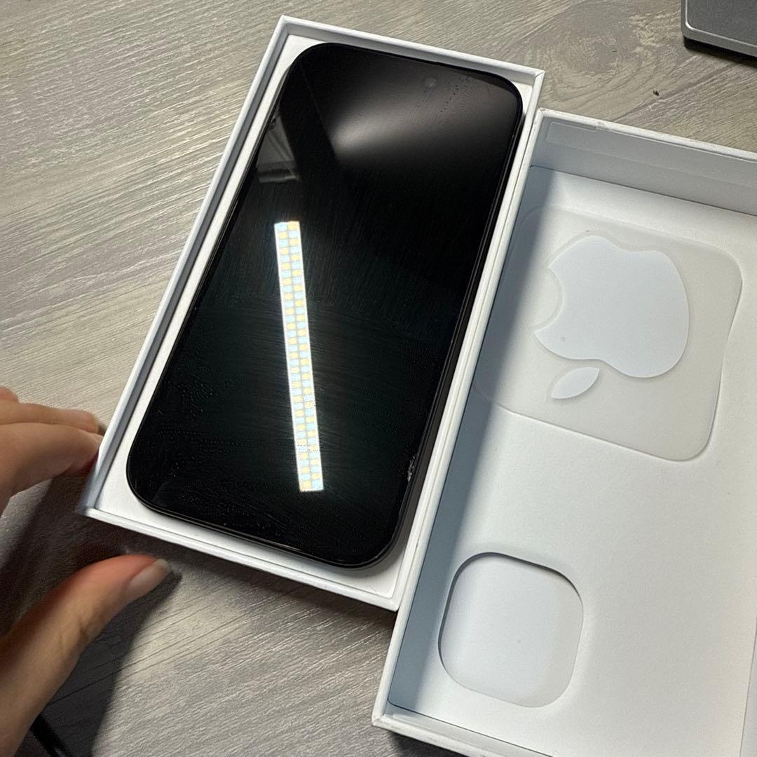 Apple iPhone 15 128GB ブラック 本体