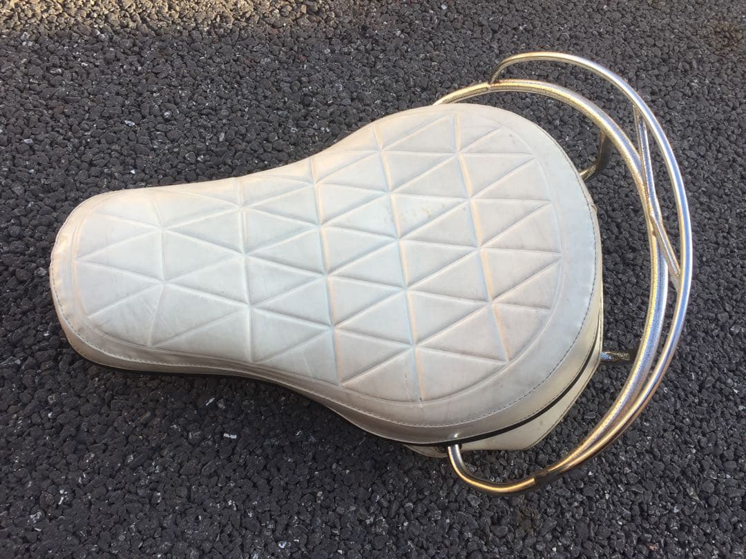 ショベル FLHバディシート