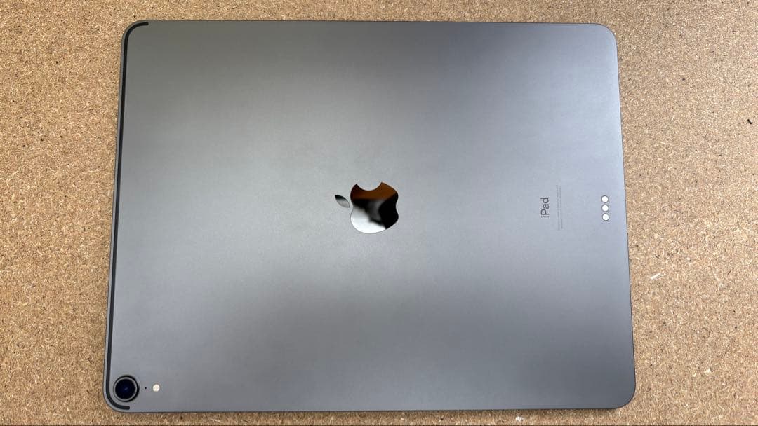 iPad Pro 12.9インチ(第3世代) 512GB+純正キーボードセット