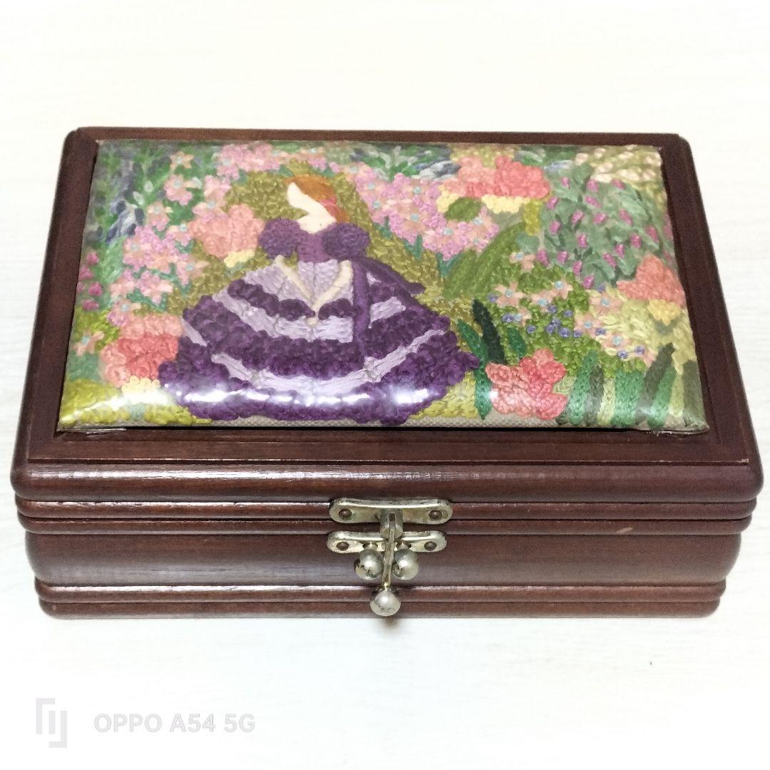 刺繍　アクセサリー木製ボックス 2個