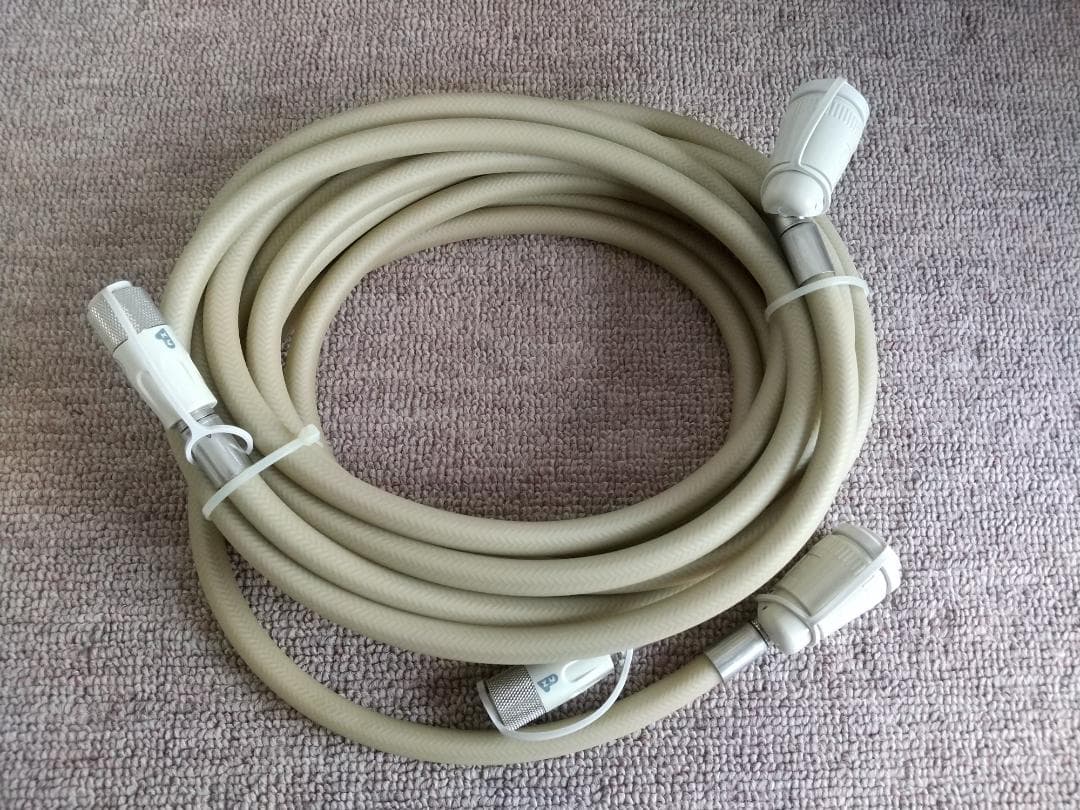 プロパンガスファンヒーター ホワイト スリムデザイン　未使用