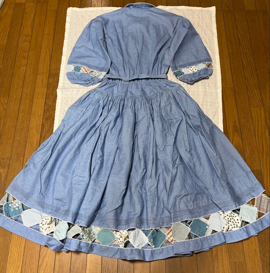 ピンクハウス　デニムはしごパッチワンピース　淡いブルー　白詰草