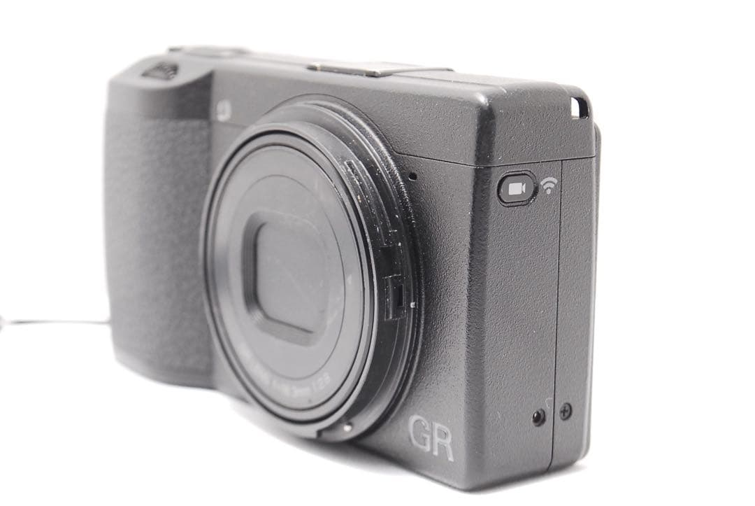 【人気モデル】RICOH GR Ⅲ 付属品充実 持ち運びケース付 高性能