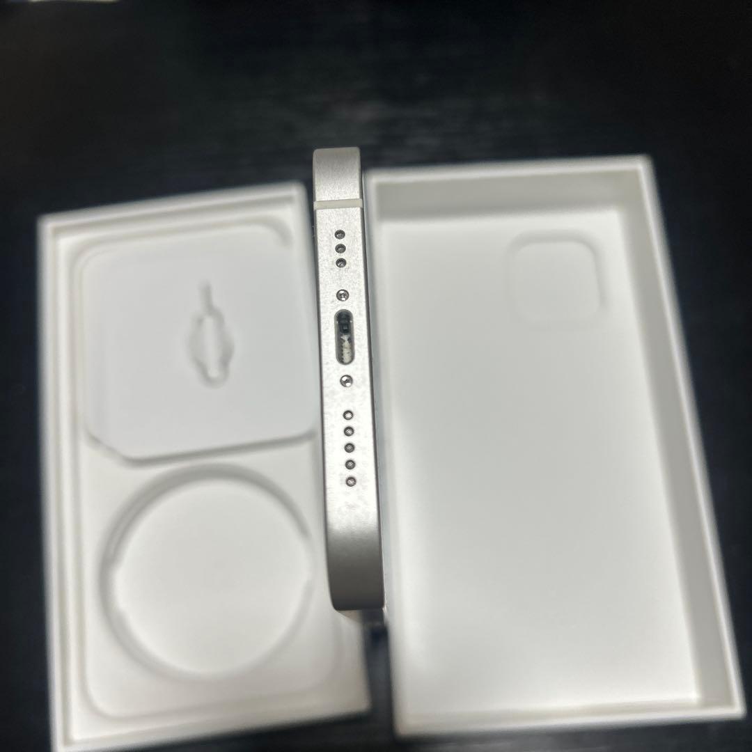 Apple iPhone 12 ホワイト 本体64GB