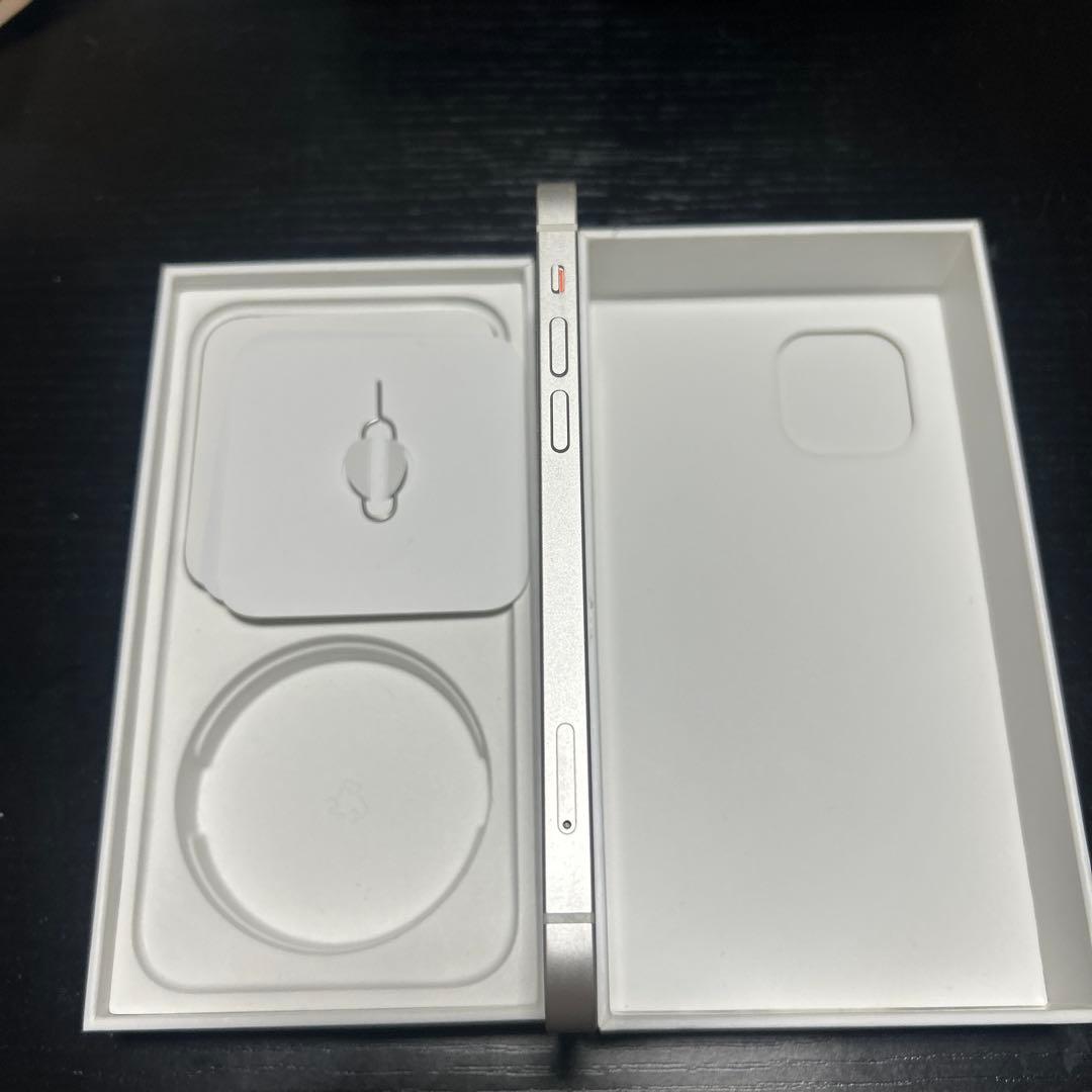 Apple iPhone 12 ホワイト 本体64GB