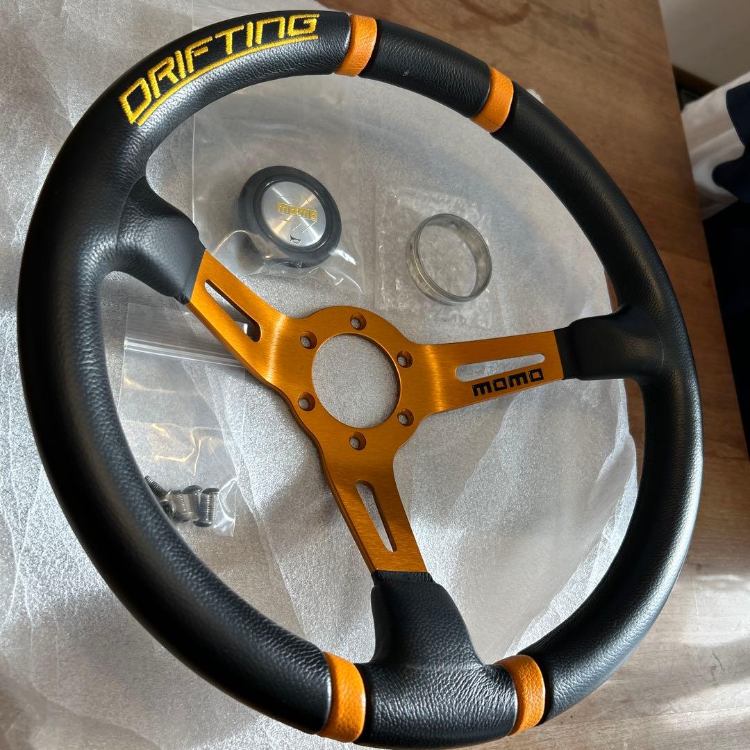 momo DRIFTING ステアリング 本体　超美品