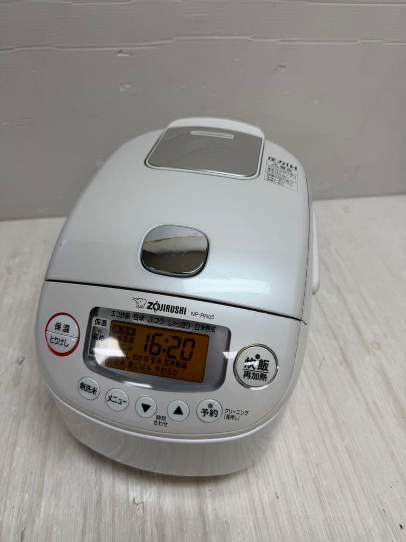 象印　圧力炊飯器3合炊き　NP-RN05　22年製