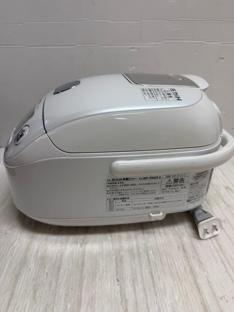 象印　圧力炊飯器3合炊き　NP-RN05　22年製