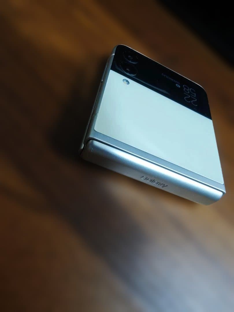 【中古】Samsung Galaxy Z Flip 3 本体