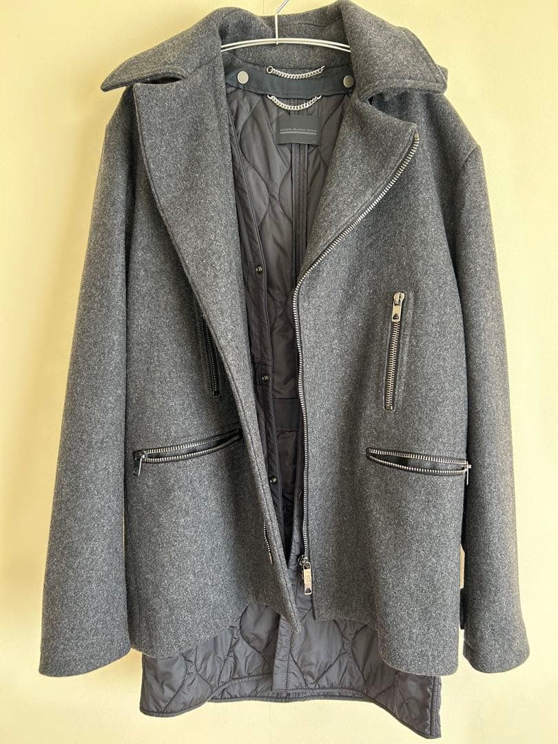 ディーゼル　ブラックゴールドのコート