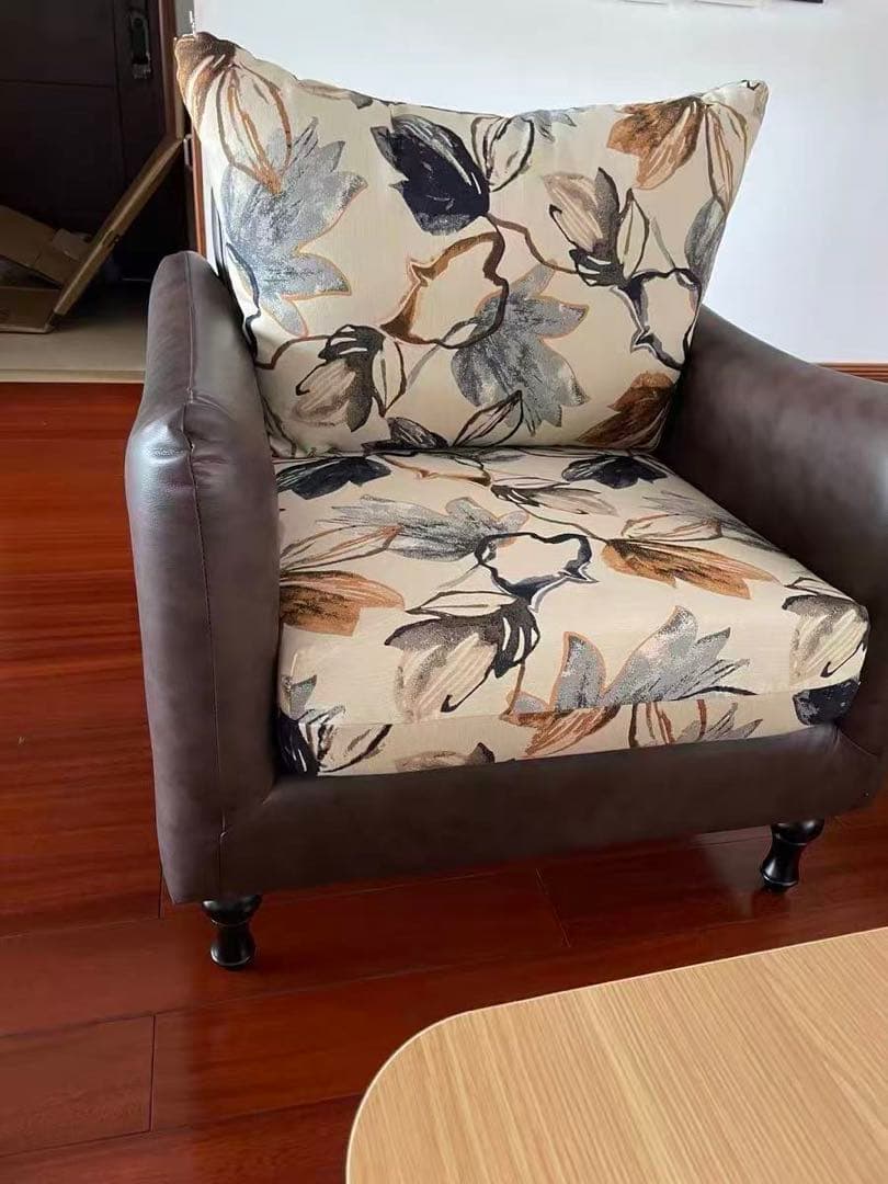 ソファ　1人用　高級感　花模様　硬め