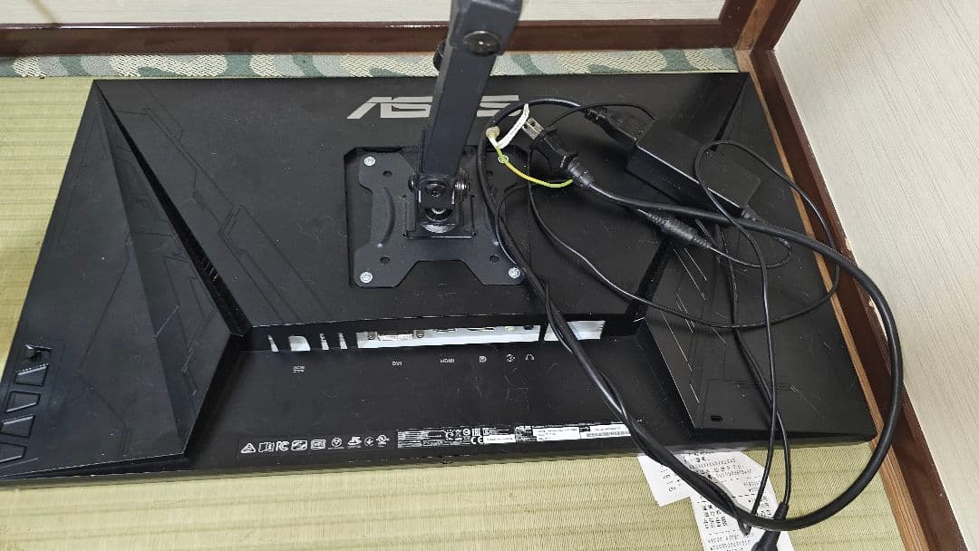 ASUS VG258QR + ディスプレイアーム