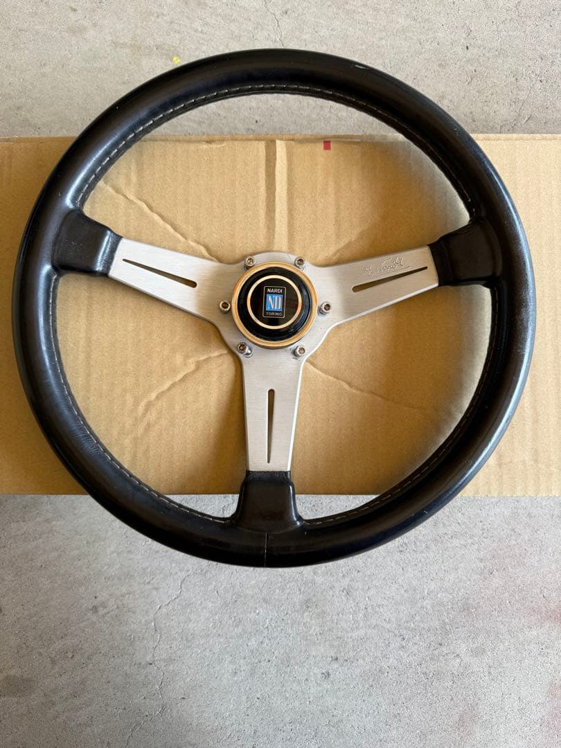 NARDI クラシック レザーステアリング 36パイ