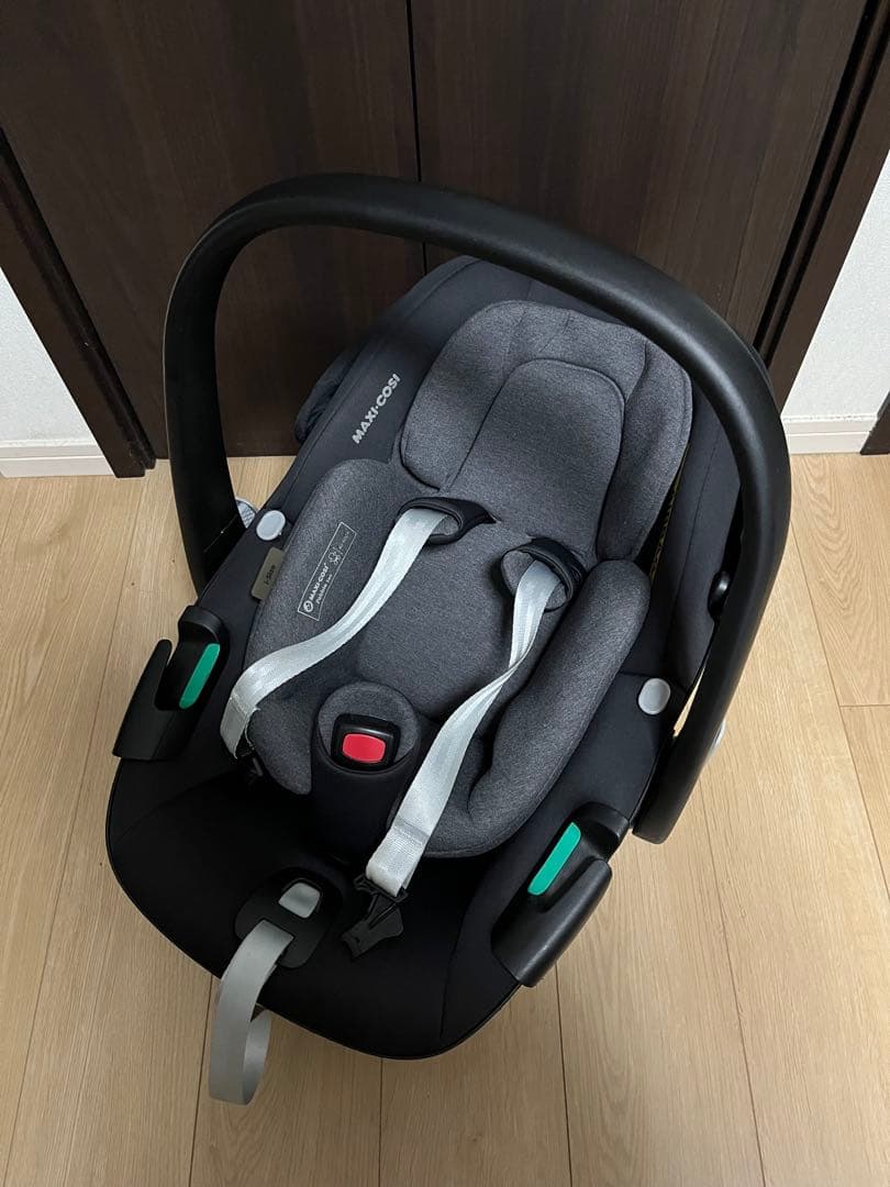 マキシコシペブル360 チャイルドシート➕ISOFIX車載用ベースセット