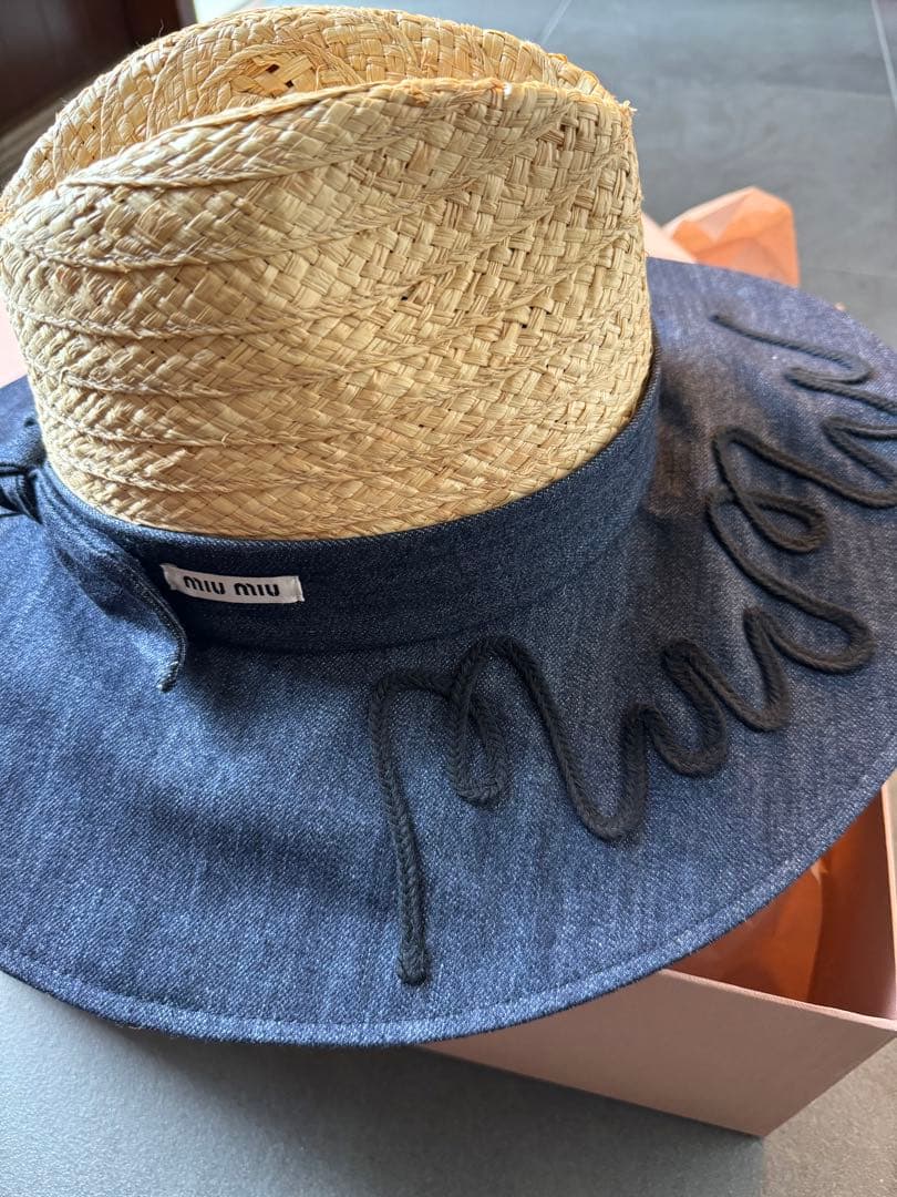 MIU MIU 麦わら帽子