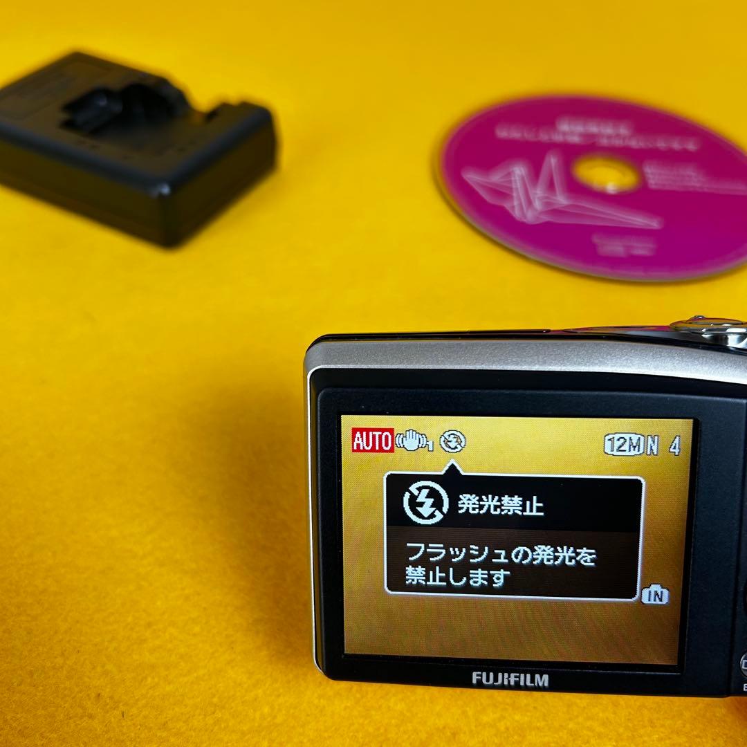FUJIFILM FinePix F50fd シルバー 動作確認済み