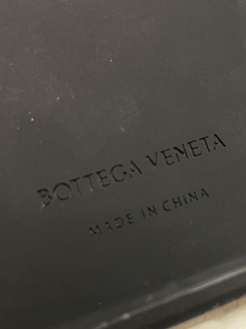 BOTTEGA VENETAラバーシリコンiPhone 15 Pro ケース　❤︎
