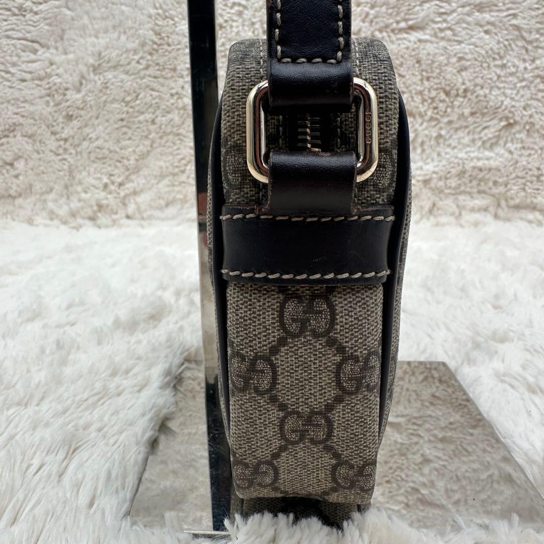 ✨人気✨グッチ　ショルダーバッグ　GG柄　スプリーム　PVC ベージュ