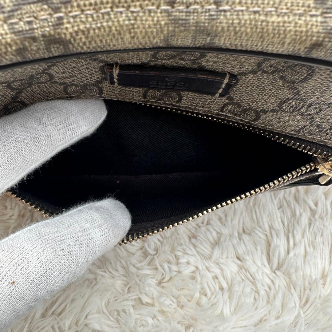 ✨人気✨グッチ　ショルダーバッグ　GG柄　スプリーム　PVC ベージュ