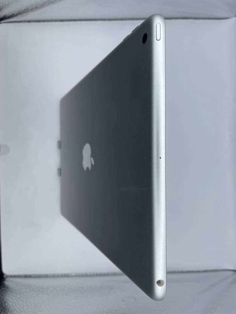 Y*0様 iPad 7世代 32GB 本体 バッテリー94%