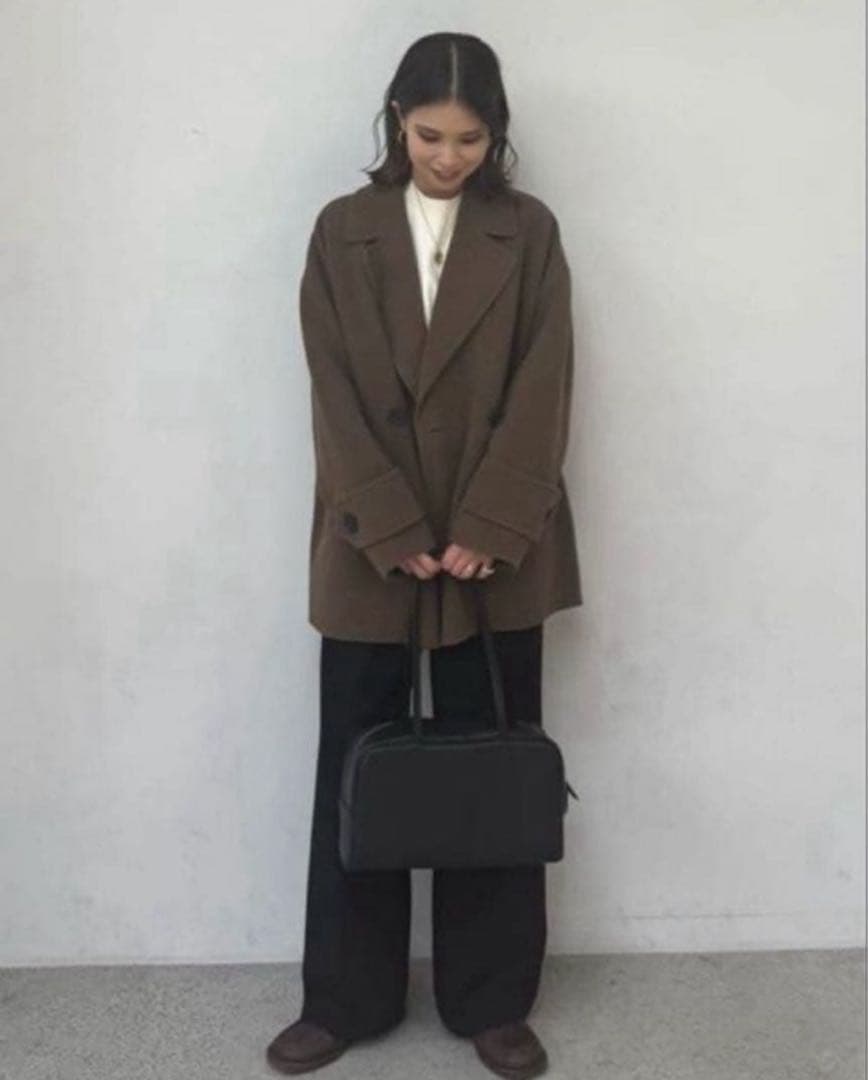 美品 タグあり woolコクーンシルエットピーコート Mila Owen