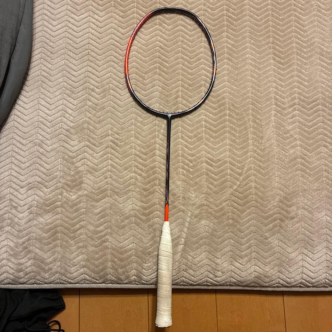 ASTROX 77 PRO バドミントンラケット　4U5G