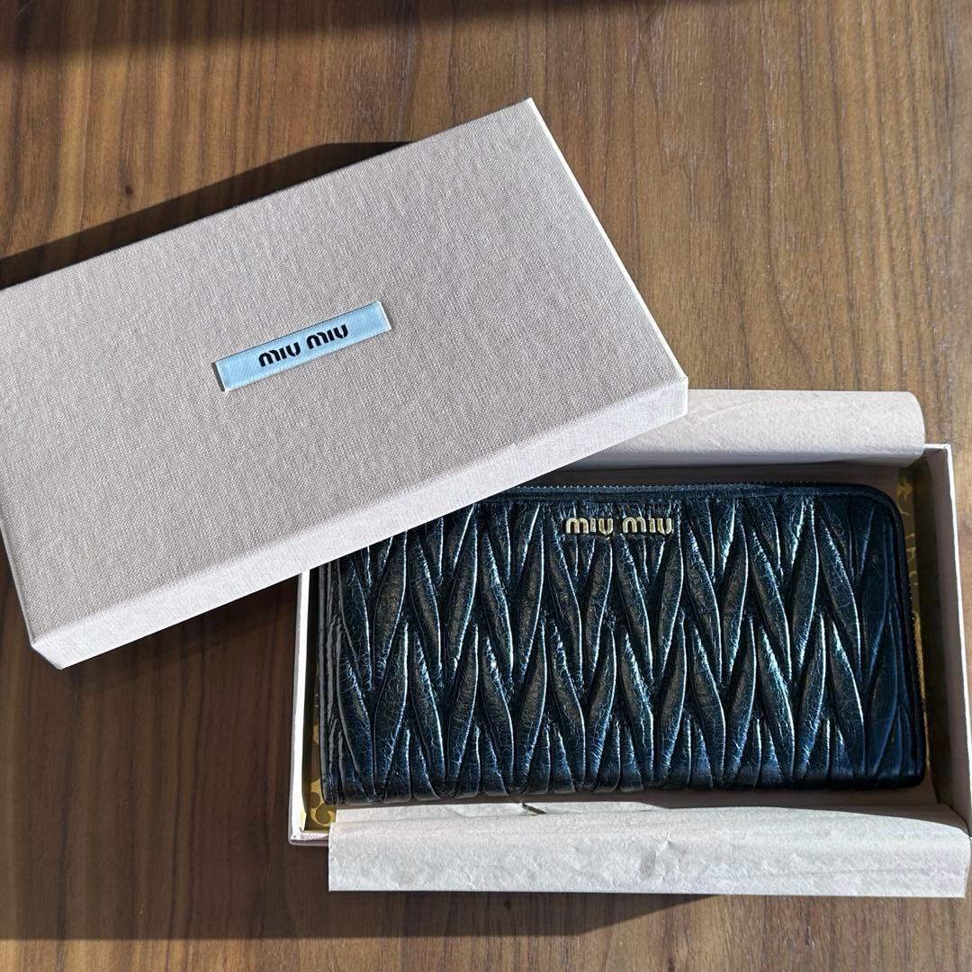 miumiu 長財布