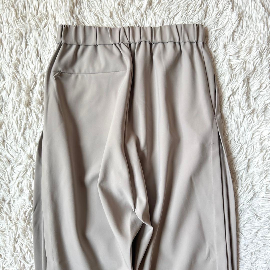 美品　HYKE ハイク　ストレッチイージーテーパードパンツ サイドデザイン