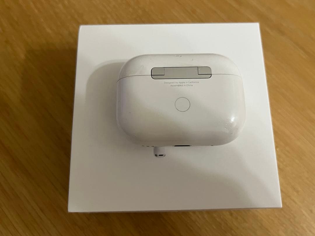 あ*く様 【即日発送】AirPods pro 本体　第二世代　Lightning