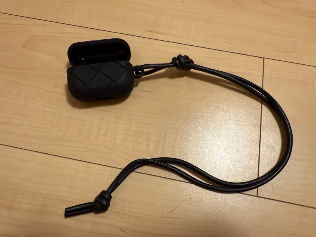 BOTTEGA VENETA airpods pro ケース