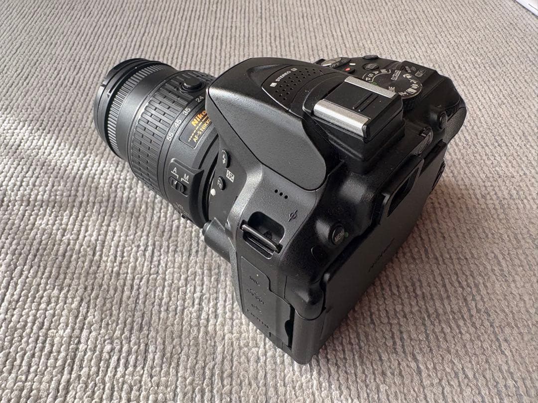Nikon D5300 デジタル一眼レフカメラセット　ダブルズームキット