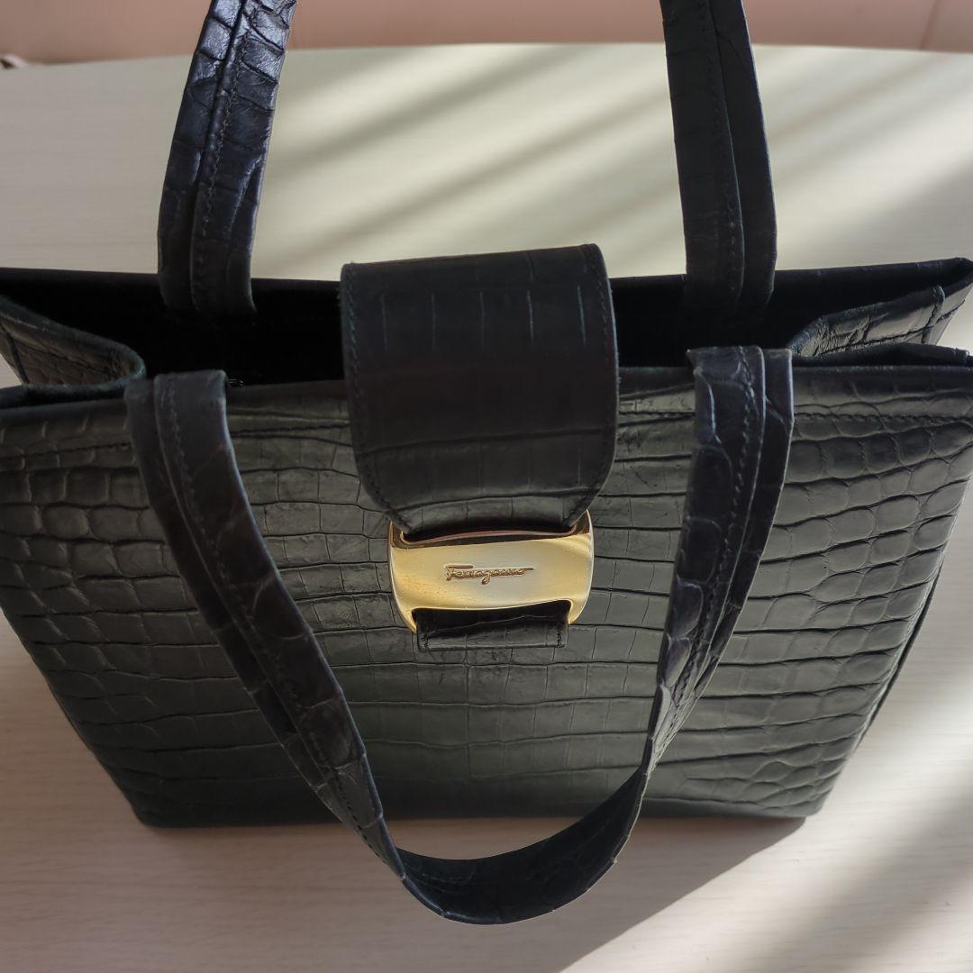 Ferragamo ブラック クロコダイル風 バッグ