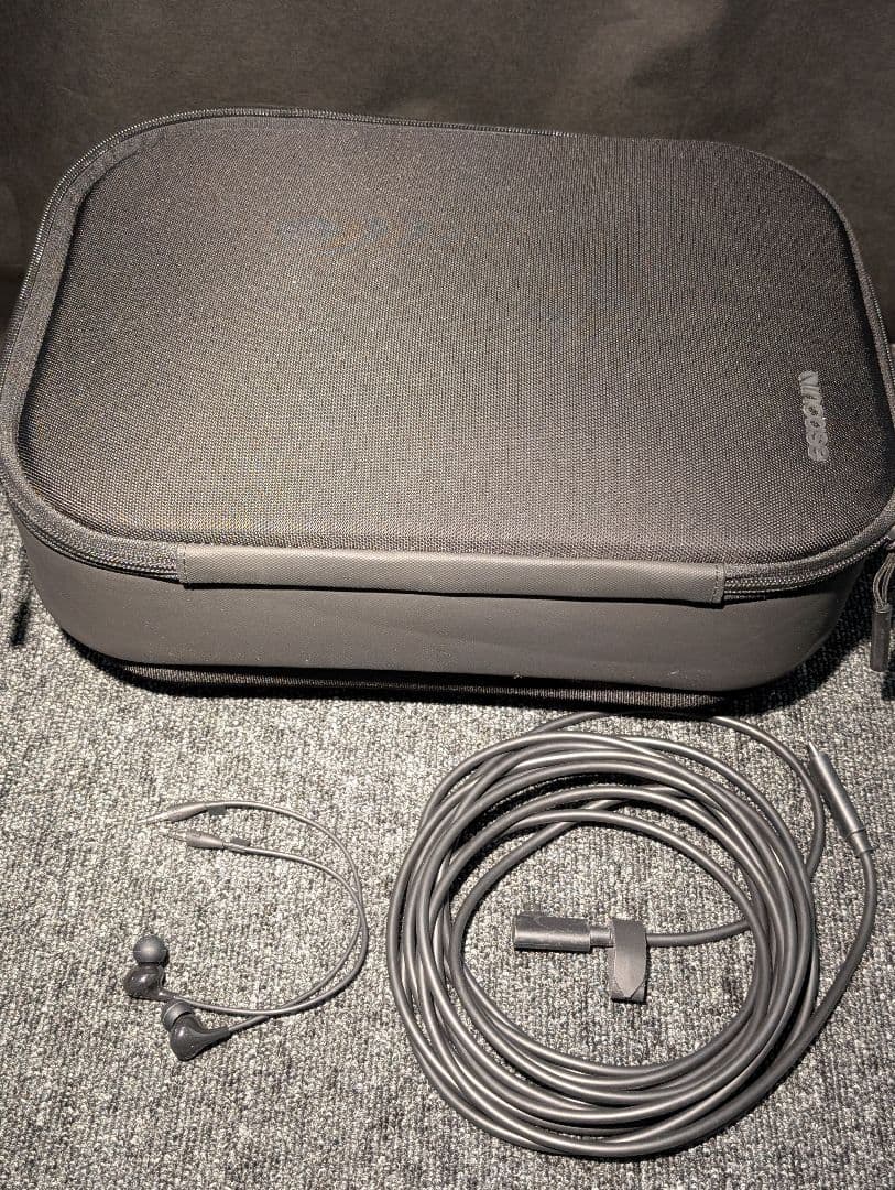  Quest Pro、キャリングケース、5mケーブル、イヤホン