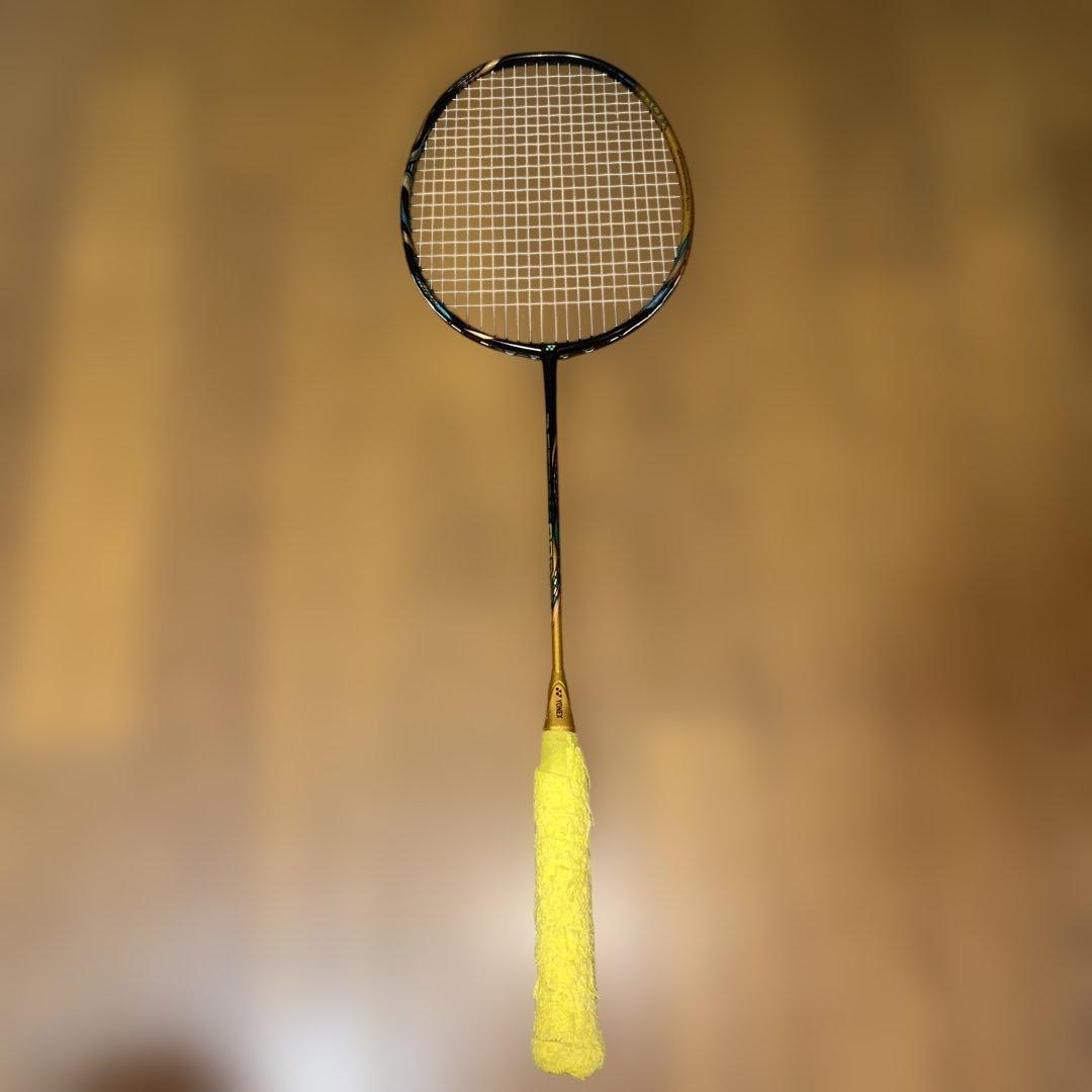 バドミントンラケット アストロクス88Dプロ 3U ラケットケース付き