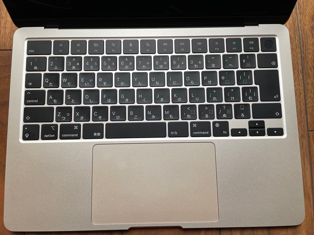 MacBook Air M2 13インチ　 スターライト　充放電8回