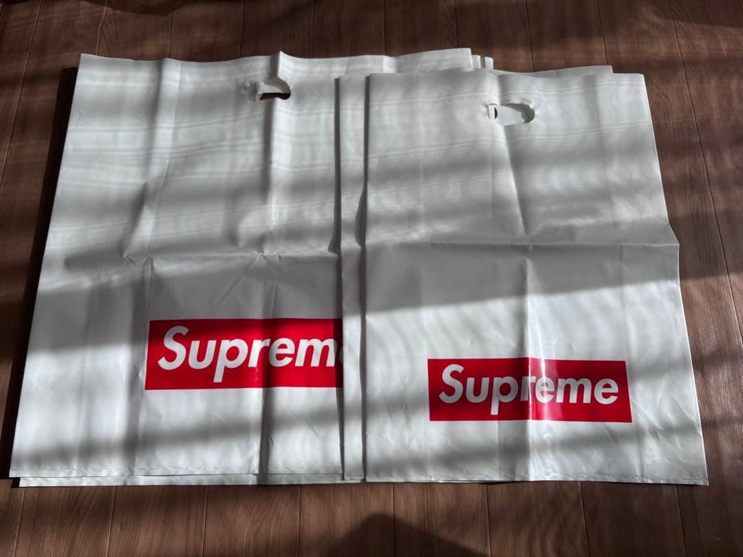 Supreme 小物アイテム & ステッカー&ショッパーセット