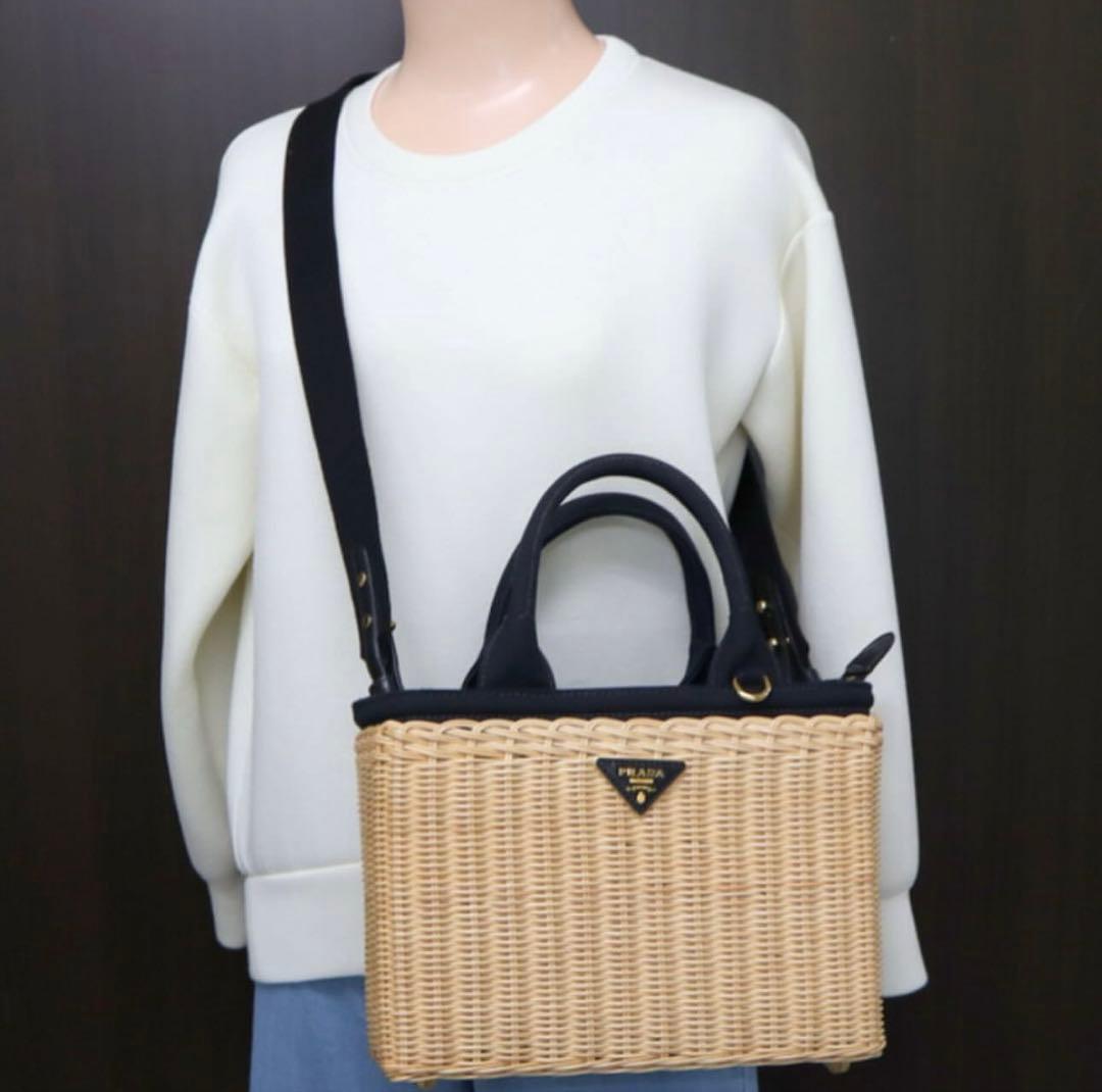 PRADA ラタン トートバッグ ベージュ/ブラック　1BG835