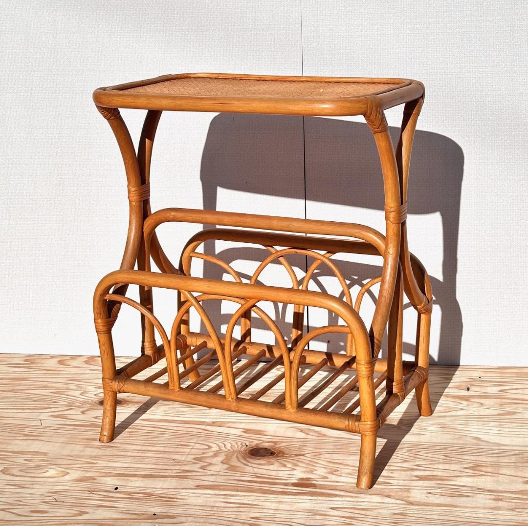 極美品！　ラタン　マガジンラック付きサイドテーブル　美しい曲げ木の造形！