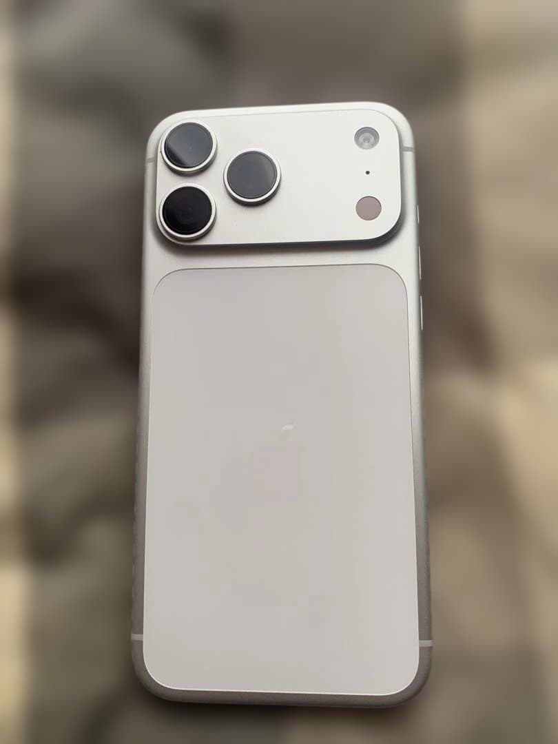 Apple iPhone 17Pro Maxシルバー 本体