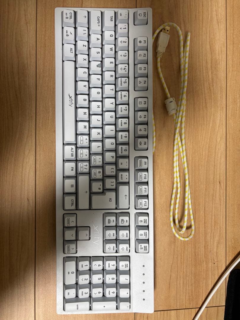 Xtrfy K2-RGB ホワイト