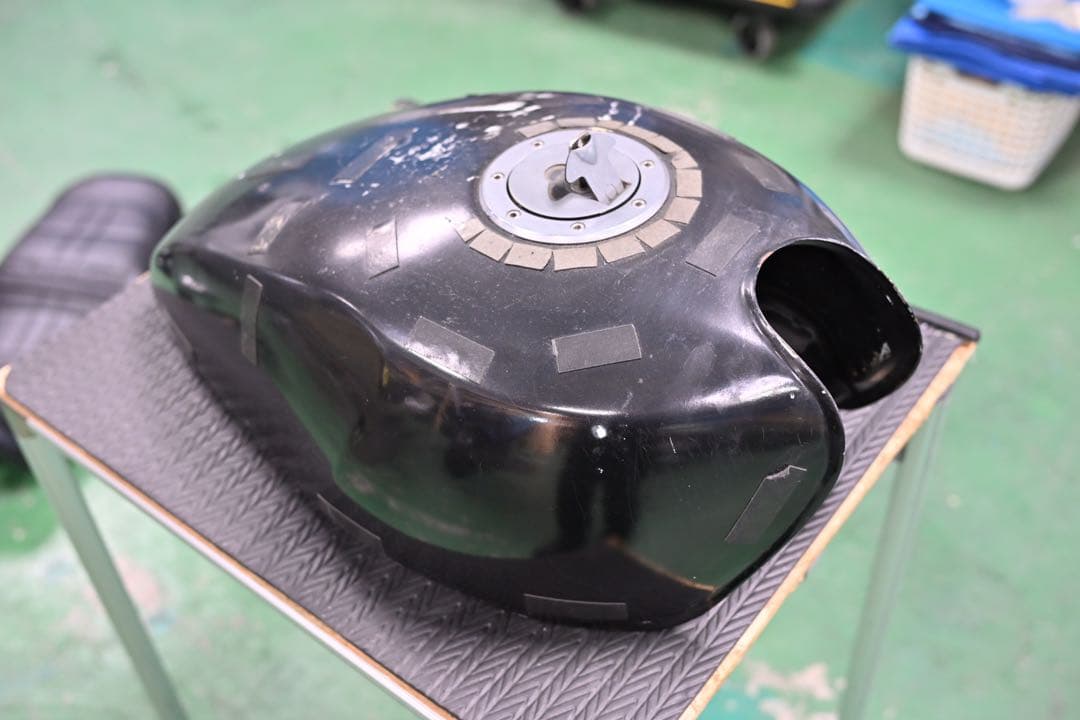 ゼファー400 純正燃料タンク(ベース)