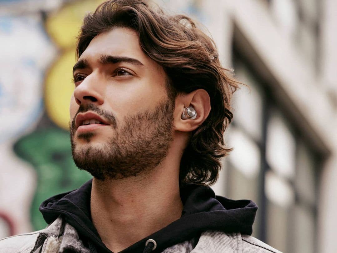 [極美品]Bowers&WilkinsP15ノイズキャンセリング付き　イヤホン