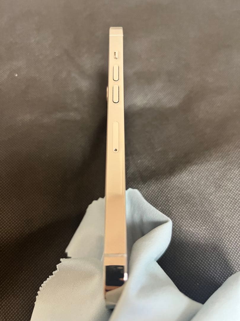 iPhone13 Pro シルバー