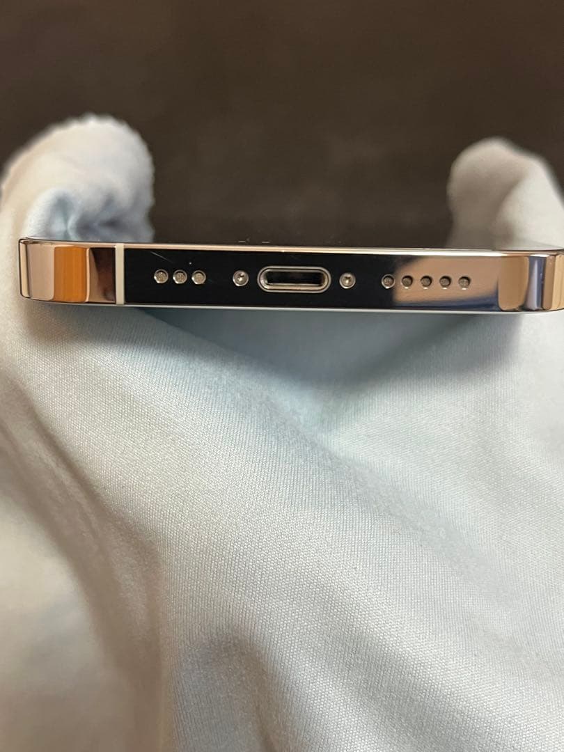 iPhone13 Pro シルバー