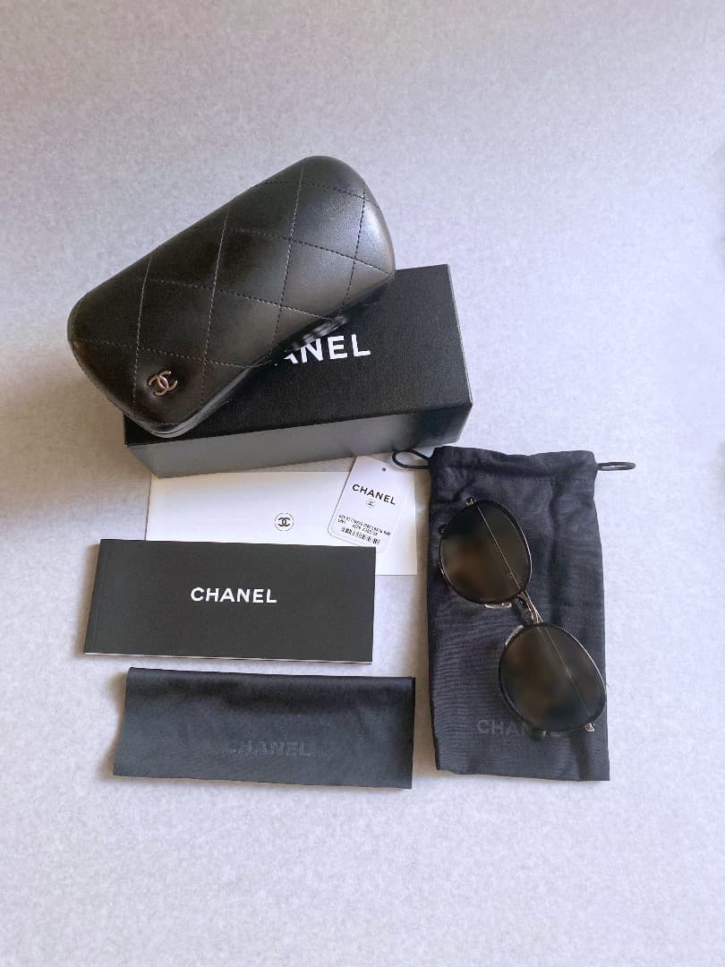 JeYeL【正規美品】CHANEL サングラス　ケース付き