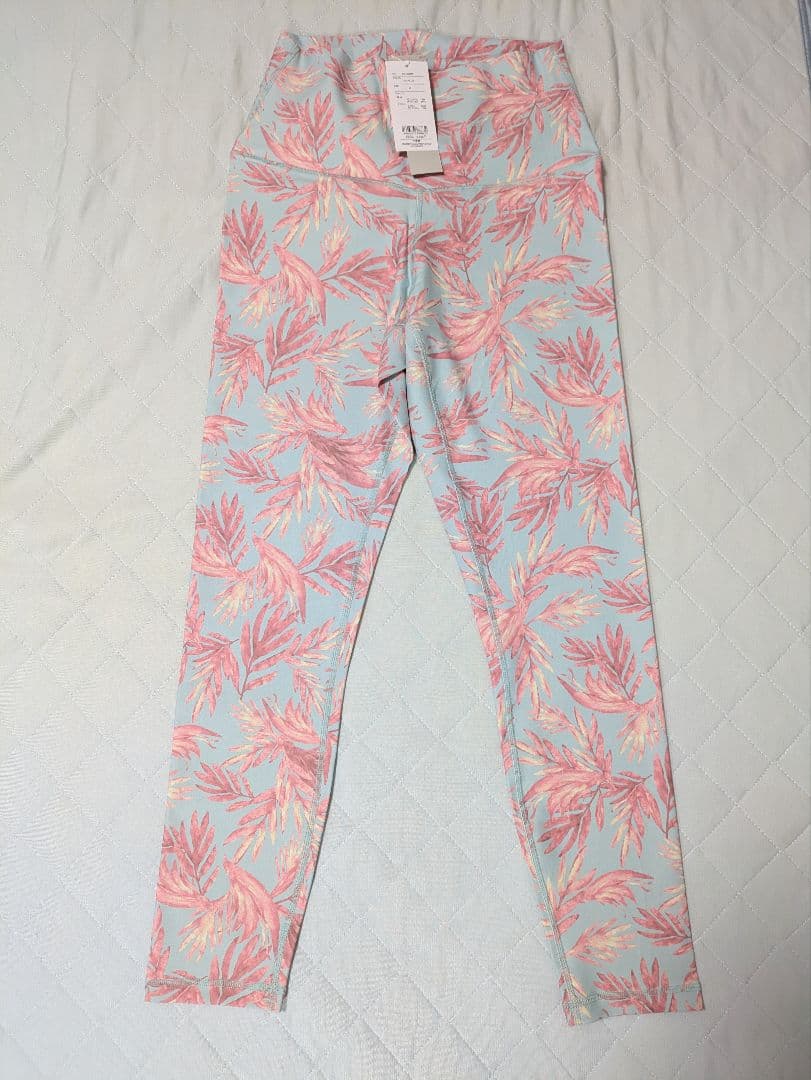 新品タグ付【SUKALA】水色×リーフピンクレギンス(М)