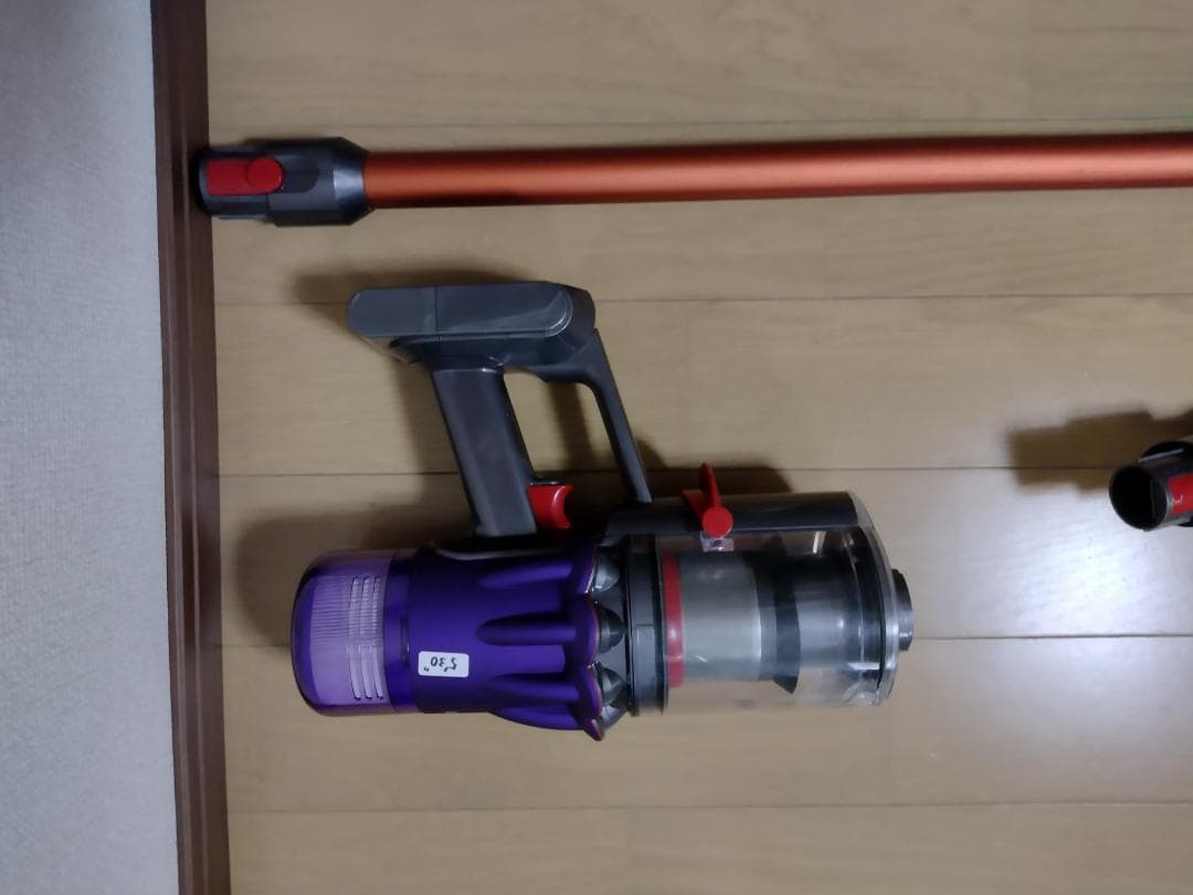 ダイソン★digital slim★SV18★バッテリー新品と同等★スタンド付②