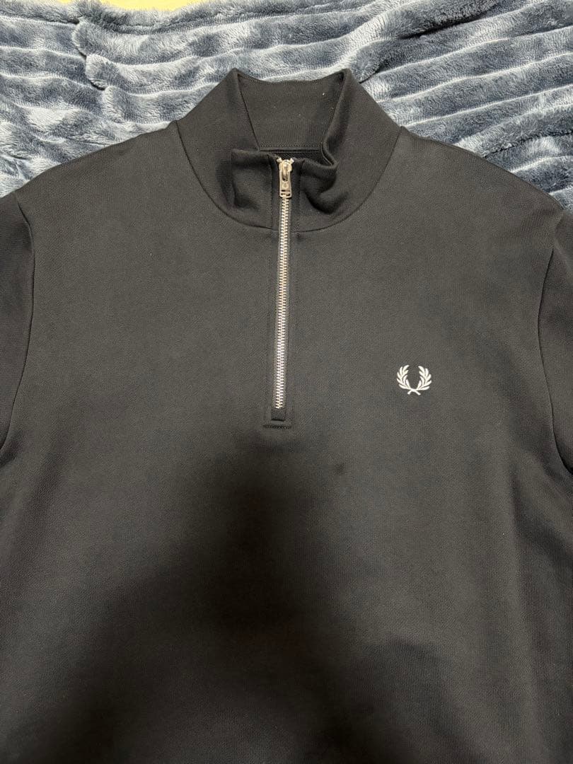 【美品】FRED PERRY ハーフジップ トレーナー ロゴ刺繍 黒 L