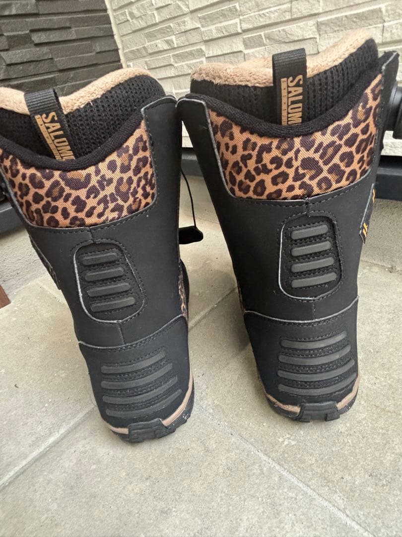 サロモン　スノーボードブーツ（レディース）